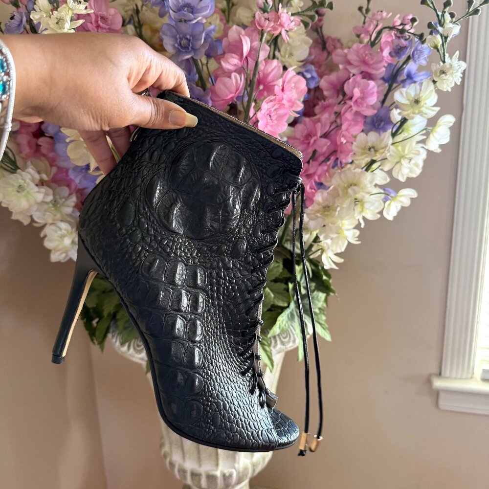Elegant Black Lace-Up Women's Heels